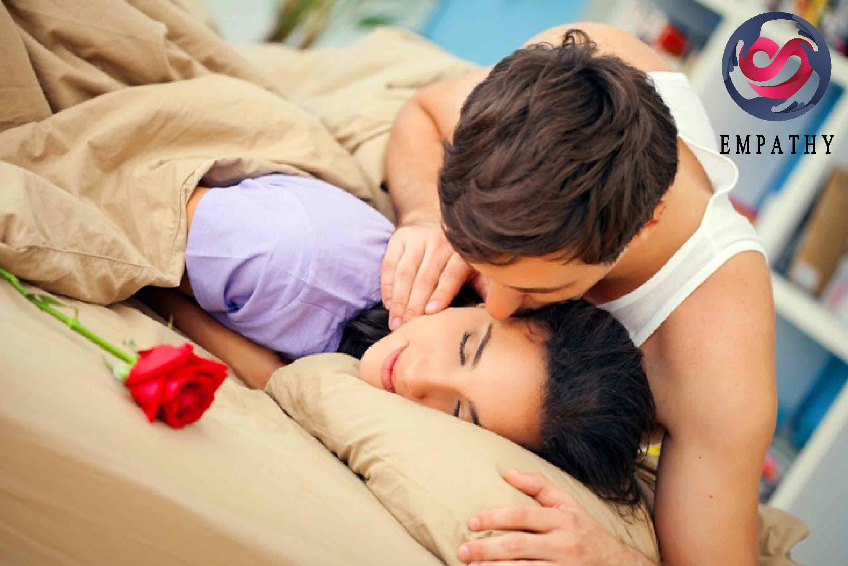 نوازش عاشقانه